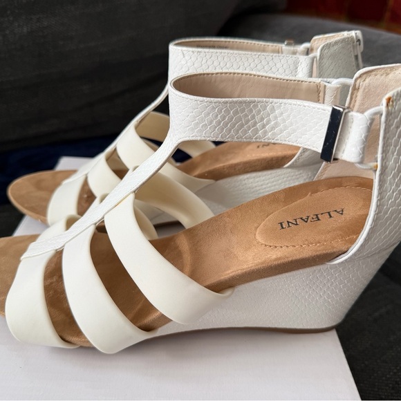 Alfani Women's 8.5M White Wedge Strappy Heels - Picture 10 of 16